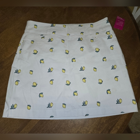 Kim Rogers Dresses & Skirts - Kim Rogers White Skirt with Lemon Print